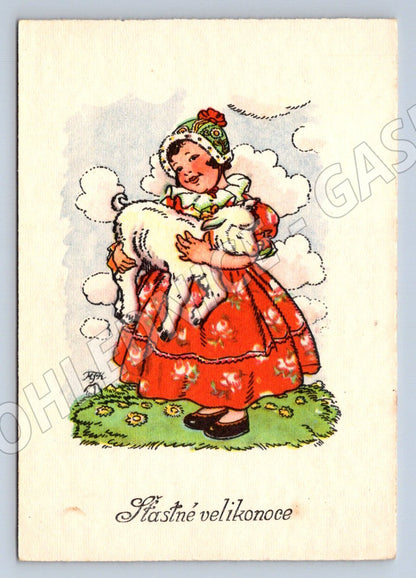 Pohlednice dívka v kroji s jehnětem etnografie (M2728)