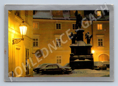 Pohlednice Praha zimní ulice socha lampa 1983 (M27323)