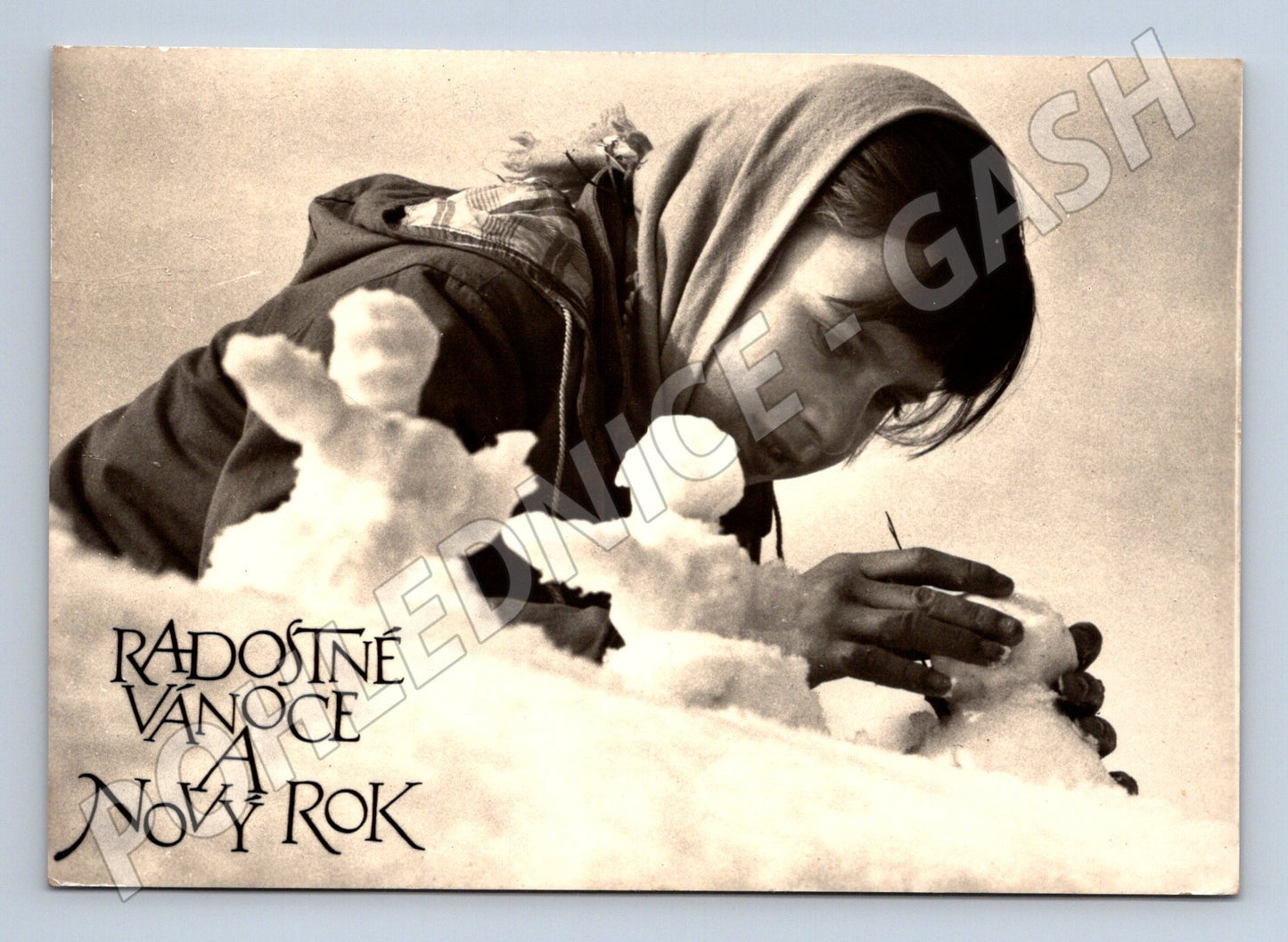 Pohlednice Vánoce Nový Rok dítě v zimě (M27404)