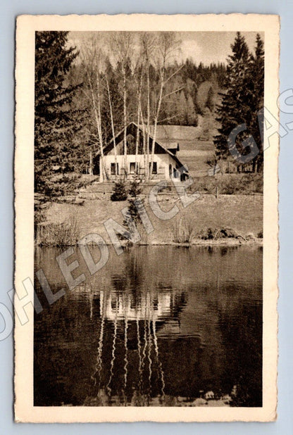 Postcard mountain hut by Easter lake (M2770)
