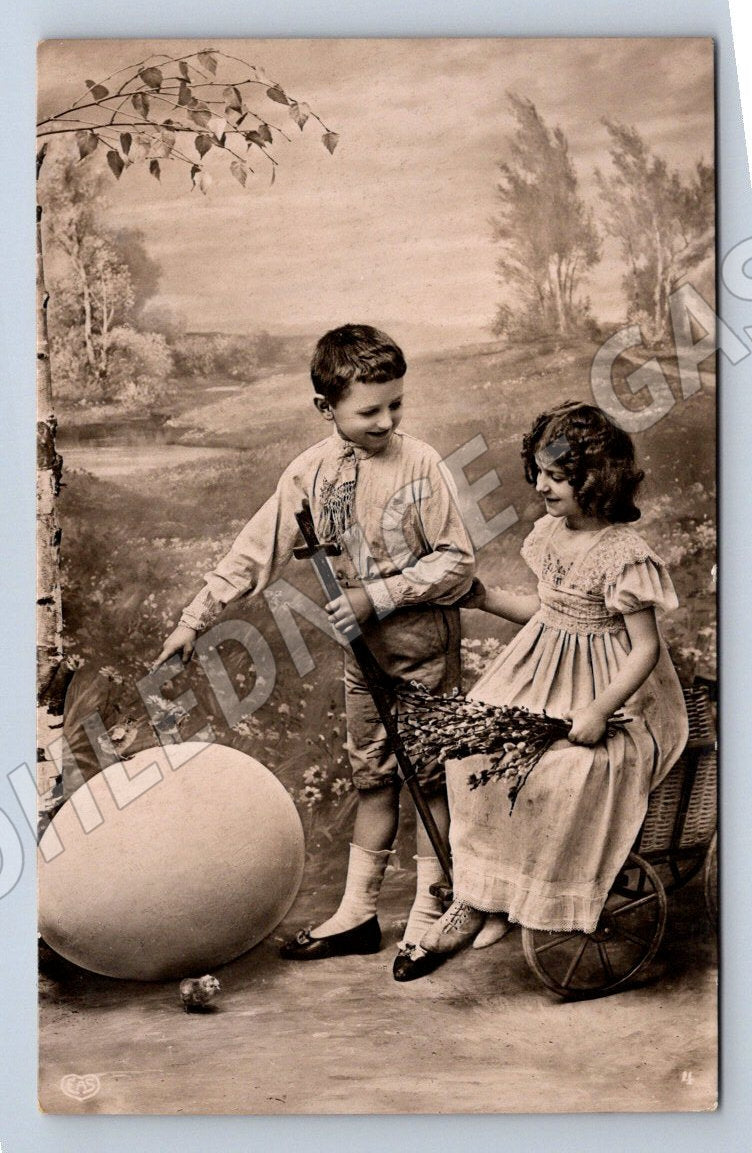 Postcard children 1917 ethnography (M2779)