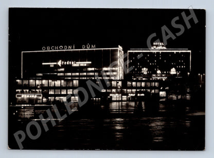 Gottwaldov Obchodní dům Předvoj a Hotel Moskva 1968 (M28196)