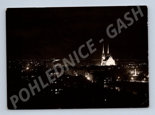 Pohlednice Brno katedrála Petrov v noci 1962 (M28251)