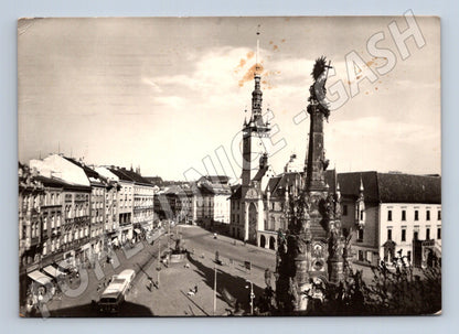 Pohlednice Olomouc náměstí s radnicí a sloupem 1965 (M28269)