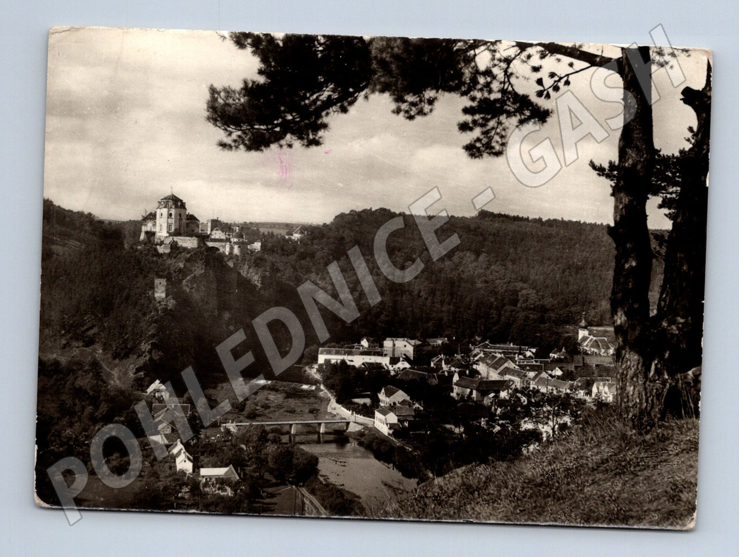 Pohlednice Vranov nad Dyjí hrad a město (M28327)