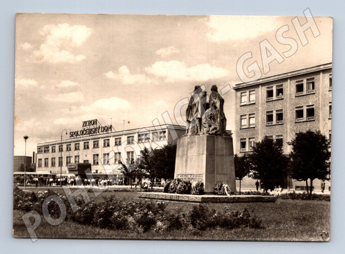 Pohlednice Slovensko Partizánske památník 1964 (M28510)