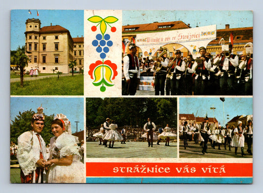 Pohlednice Strážnice folklor zámek hudebníci 1973 (M28536)