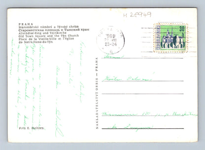 Pohlednice Praha Staroměstské náměstí a Týnský chrám 1968 (M28949)
