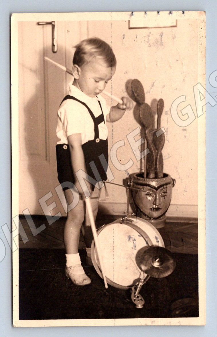 Postcard boy with drum 1932 Czechoslovakia (M2899)
