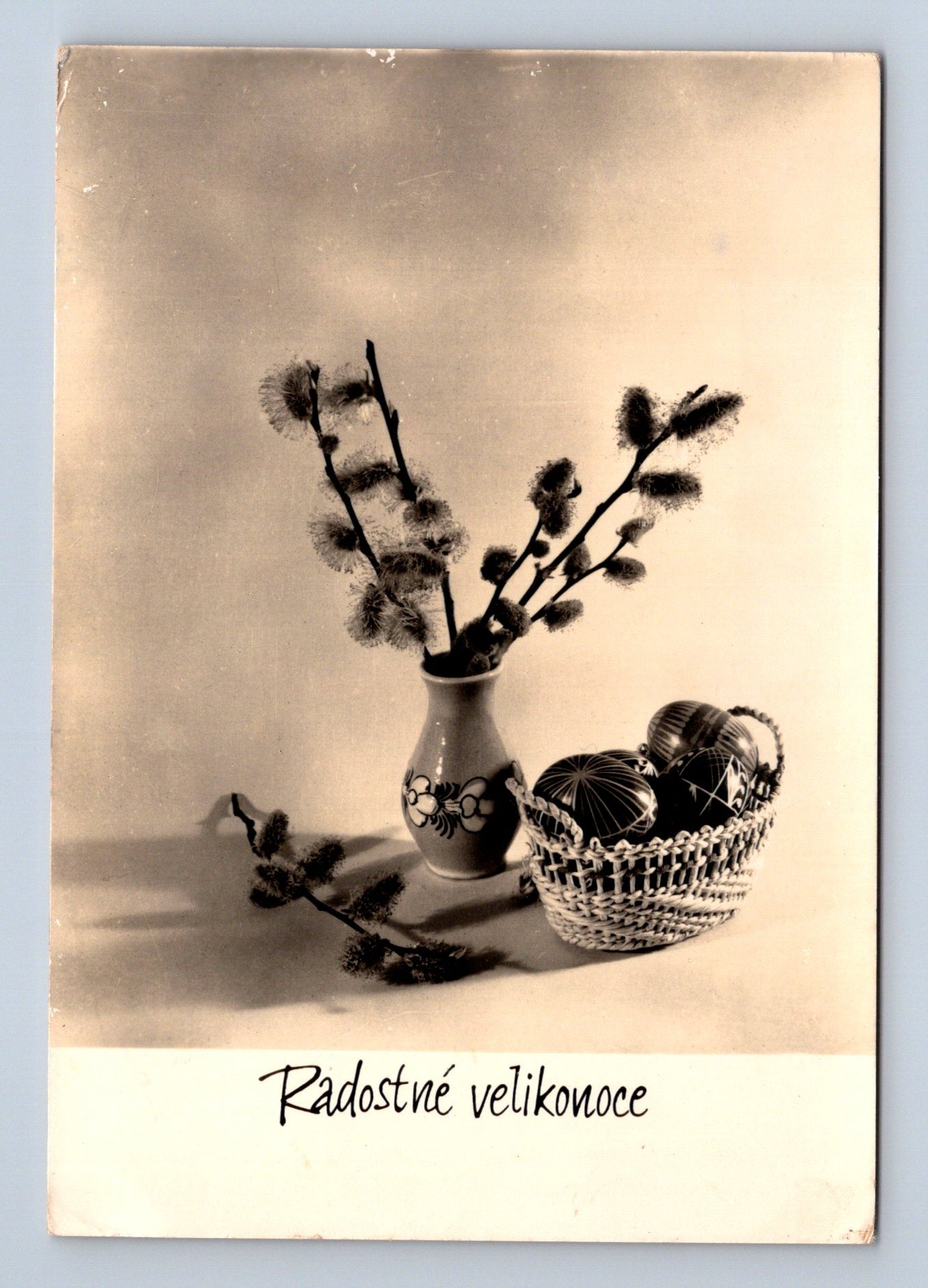 Pohlednice Radostné velikonoce košík a kočičky 1960 (M29101)