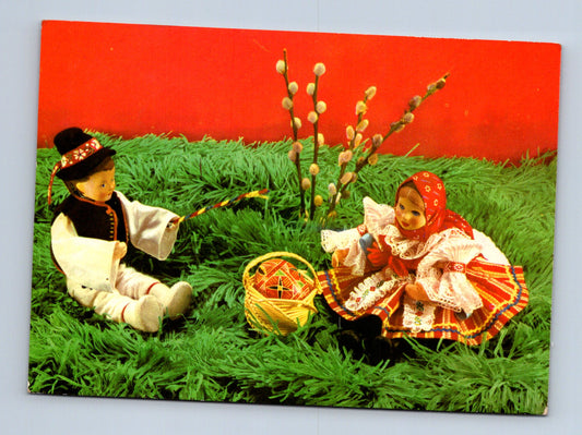Pohlednice Velikonoce figurky v krojích cca 1960 (M29137)
