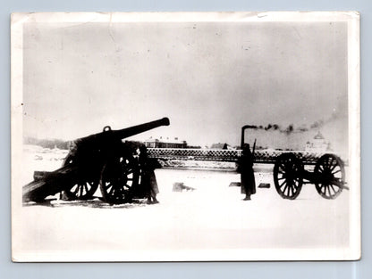 Stará fotografie vojáci s kanónem v zasněžené krajině (M29174)
