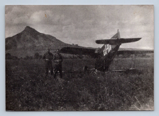 Stará fotografie muži u letadla Havárie (M29176)