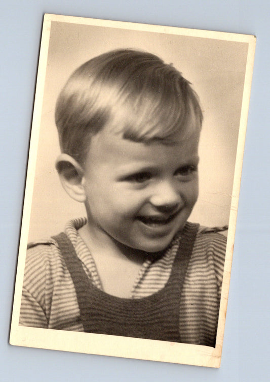 Stará fotografie Modřany usměvavý chlapec (M29287)