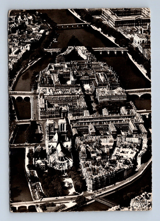 Pohlednice Francie Paříž Ile de la Cité letecký pohled 1952 (M29371)