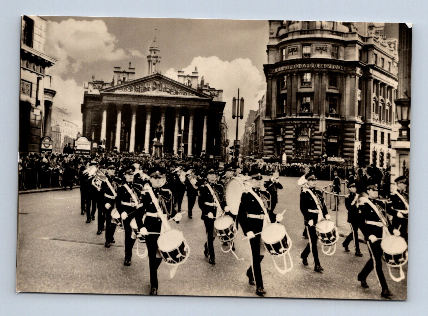 Pohlednice Velká Británie Londýn vojenská paráda 1965 (M29404)
