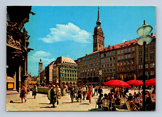 Pohlednice Německo Mnichov náměstí s kostelem 1965 (M29494)