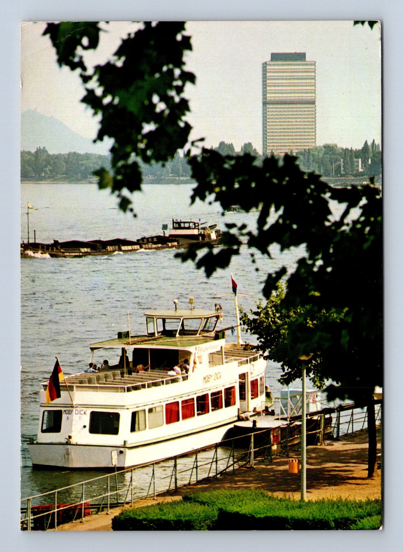 Pohlednice Německo Bonn Rýn a výšková budova 1975 (M29608)