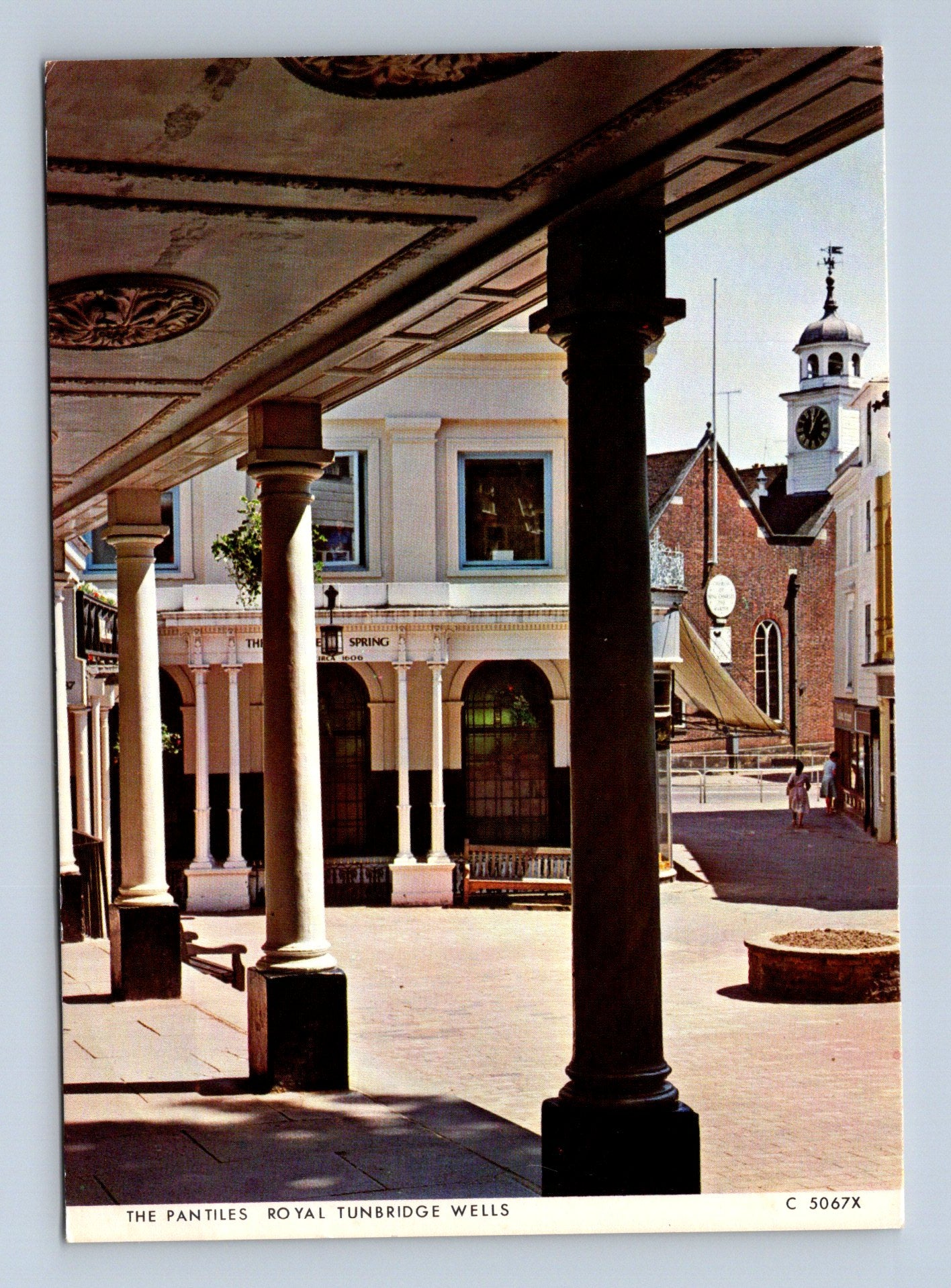 Pohlednice Velká Británie The Pantiles 1985 (M29680)