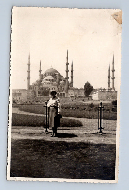 Stará fotografie Istanbul mešita s postavou (M29859)