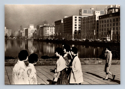 Pohlednice Japonsko Tokio ženy v kimonech 1965 (M30013)