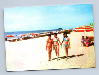 Pohlednice Vietnam Thuy Van Beach Vung Tau ženy v plavkách (M30029)