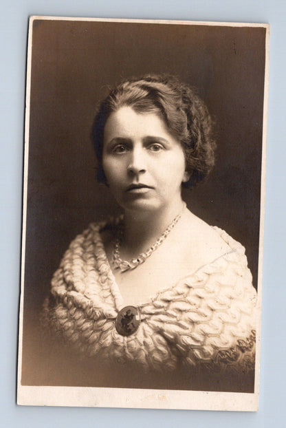 Pohlednice portrét ženy 1929 (M30098)
