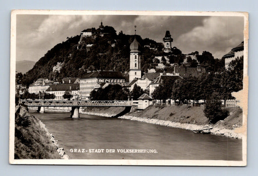 Pohlednice Rakousko Graz město s hradem a řekou (M30155)