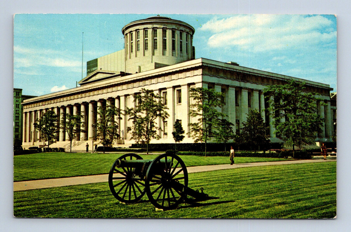 Pohlednice USA Ohio State Capitol a dělo (M30183)