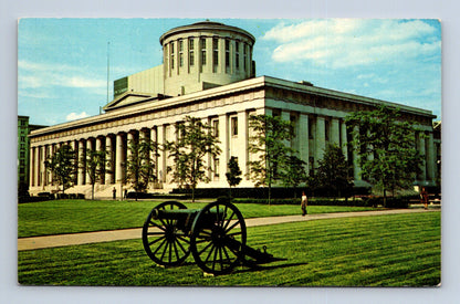 Pohlednice USA Ohio State Capitol a dělo (M30183)