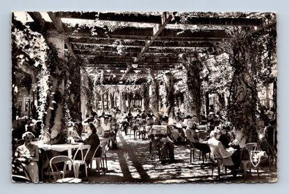 Pohlednice Francie Vichy Les Pergolas (M30190)