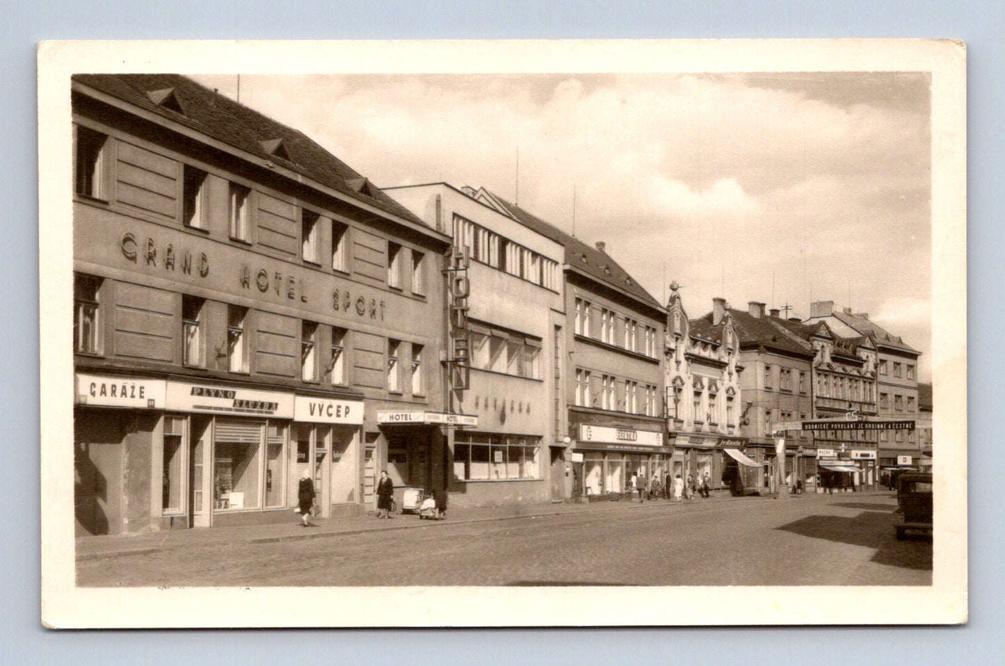 Pohlednice Kladno Hlavní třída (M30305)