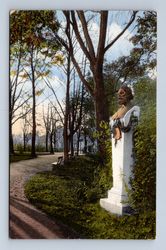 Pohlednice Česká Lípa městský park se sochou cca 1910 (M30316)