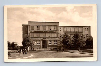 Pohlednice Kladno Škola práce 1950s (M30330)
