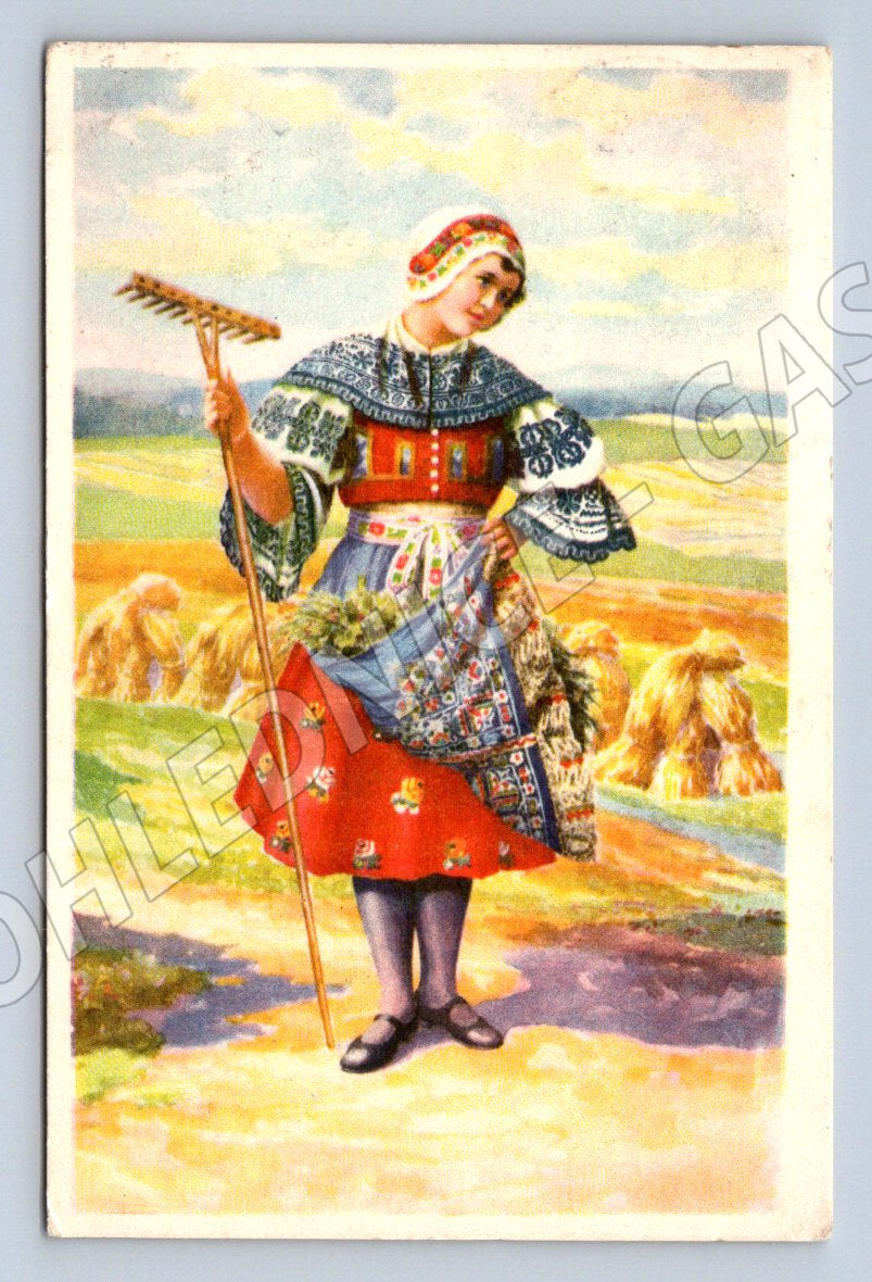 Postcard woman in traditional costume at work 1930 (M3038)