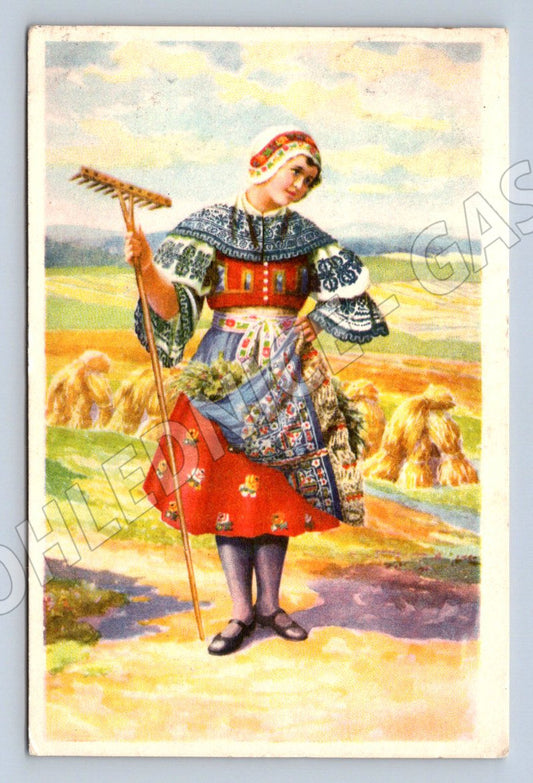 Postcard woman in traditional costume at work 1930 (M3038)