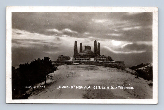 Pohlednice Slovensko Bradlo Mohyla M.R.Štefánika (M30486)