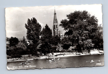 Pohlednice Rakousko Vídeň Alte Donau s kostelem a loděmi (M30504)