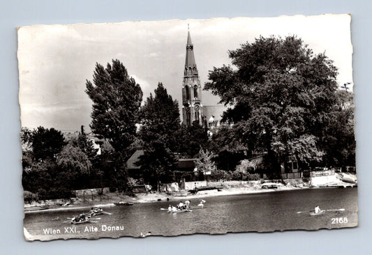 Pohlednice Rakousko Vídeň Alte Donau s kostelem a loděmi (M30504)