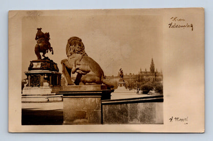 Stará fotografie Wien Heldenplatz jezdecká a lví socha (M30515)