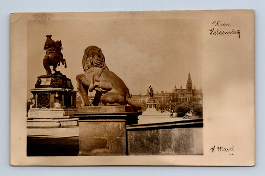 Stará fotografie Wien Heldenplatz jezdecká a lví socha (M30515)