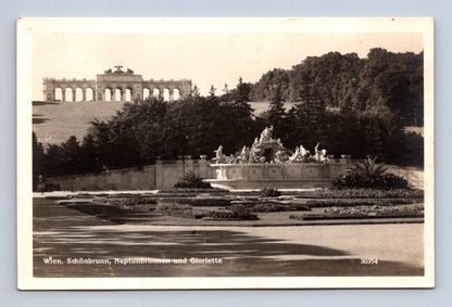 Pohlednice Rakousko Vídeň Schönbrunn Neptunbrunnen Gloriette (M30524)