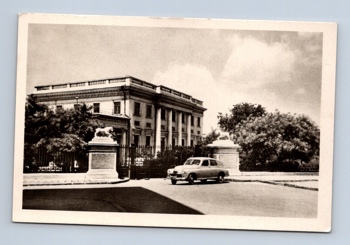 Pohlednice SSSR Oděsa Palác pionýrů auto (M30555)
