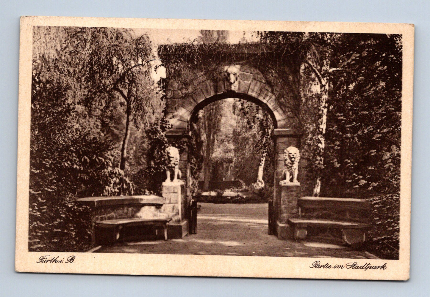 Pohlednice Německo Fürth Stadtpark brána s lvy (M30641)
