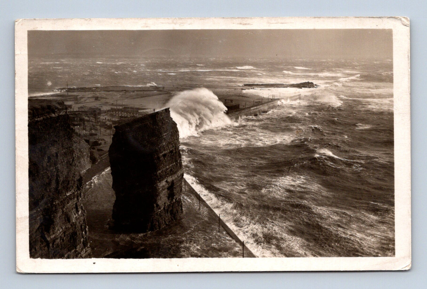 Pohlednice Německo Helgoland Sturmflut u Mönch 1934 (M30753)