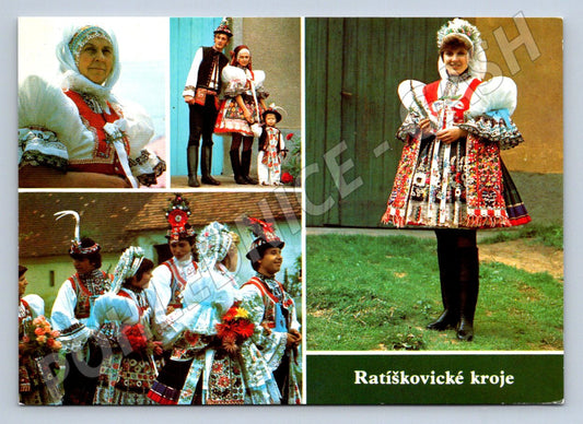 Postcard Ratiskovice folk costumes Hodonín region (M3088)