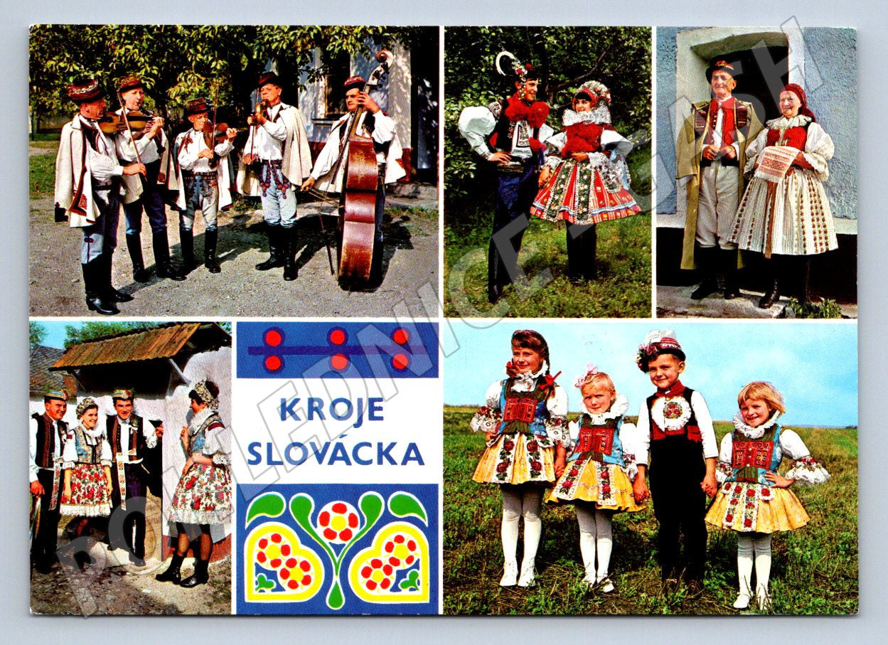 Postcard Folk costumes of Slovakia traditional costumes (M3089)
