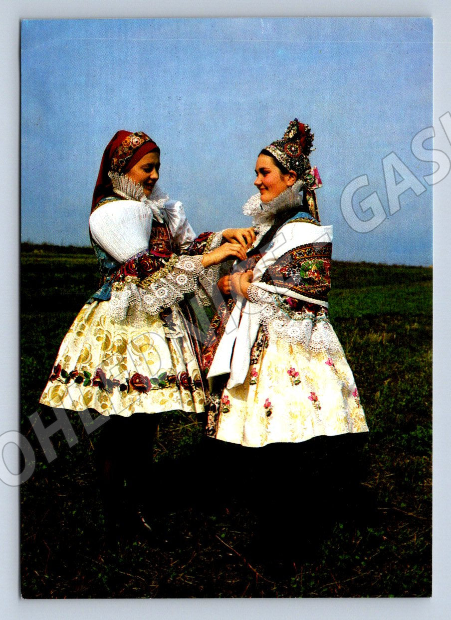 Postcard Lower German girl and bride in ceremonial costume (M3090)