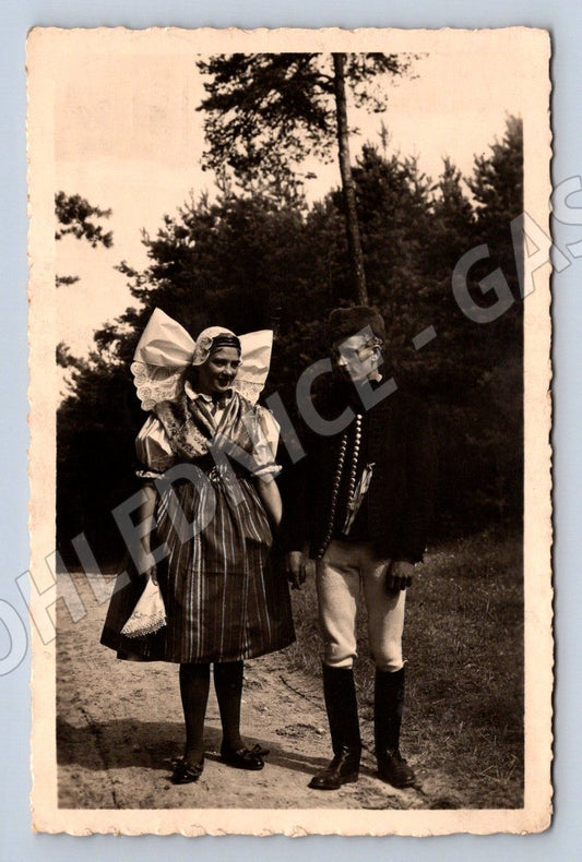 Postcard Czech national costumes Pilsen costume 1947 (M3091)