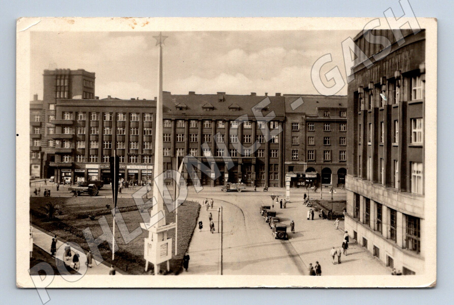 Pohlednice Ostrava Náměstí vítězného února 1955 (M30936)